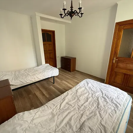 Apartment будинок поруч з 